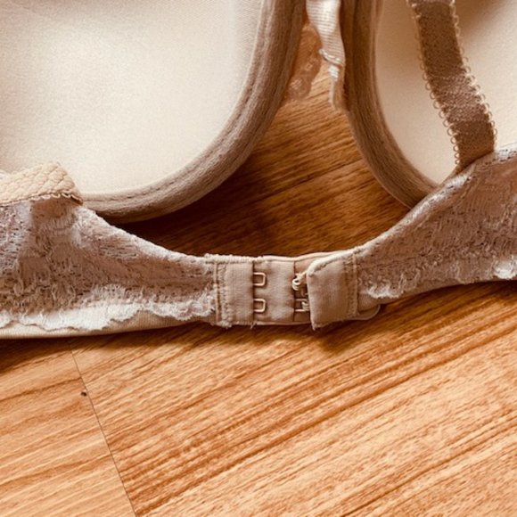 Vanity Fair nude bra size 34C - Picture 5 of 6